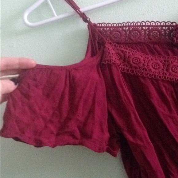 Off-The-Shoulder Blouse - Picture 6 of 8